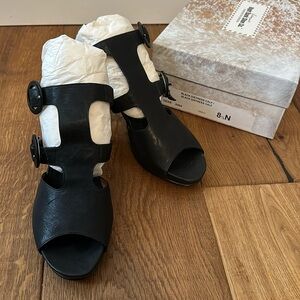 🇪🇸 Black Leather Gladiator Sandals 💯 Leather 8.5 Narrow w/ Box